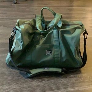 Herschel duffel bag - barely used!